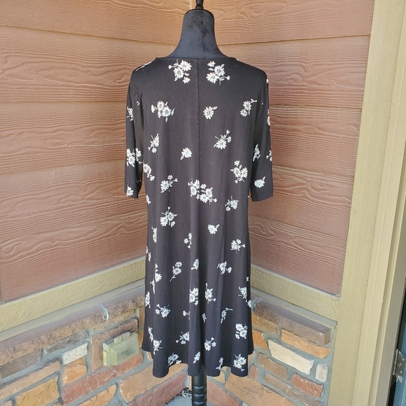 Old Navy Women's Black Floral Swing Dress Size XL NWOT - Picture 10 of 14